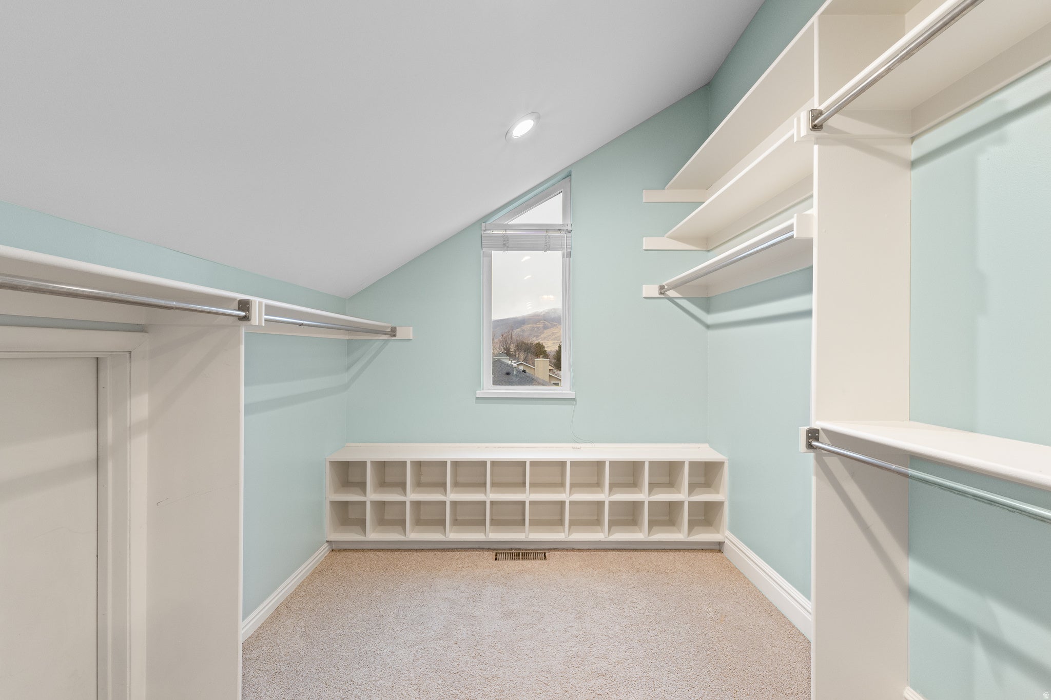 Bountiful, Utah, 84010, United States, 3 Bedrooms Bedrooms, ,3 BathroomsBathrooms,Residential,Active,2006883