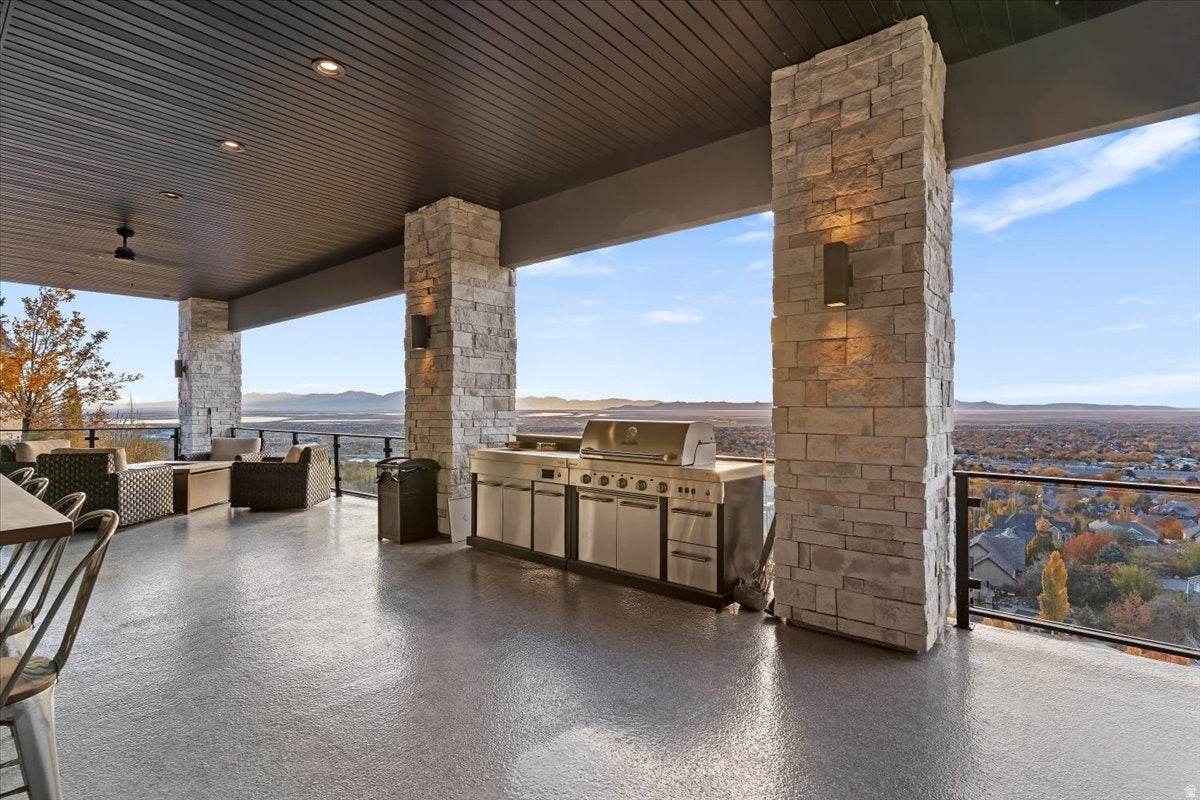 Fruit Heights, Utah, 84037, United States, 4 Bedrooms Bedrooms, ,3 BathroomsBathrooms,Residential,Active,1986894