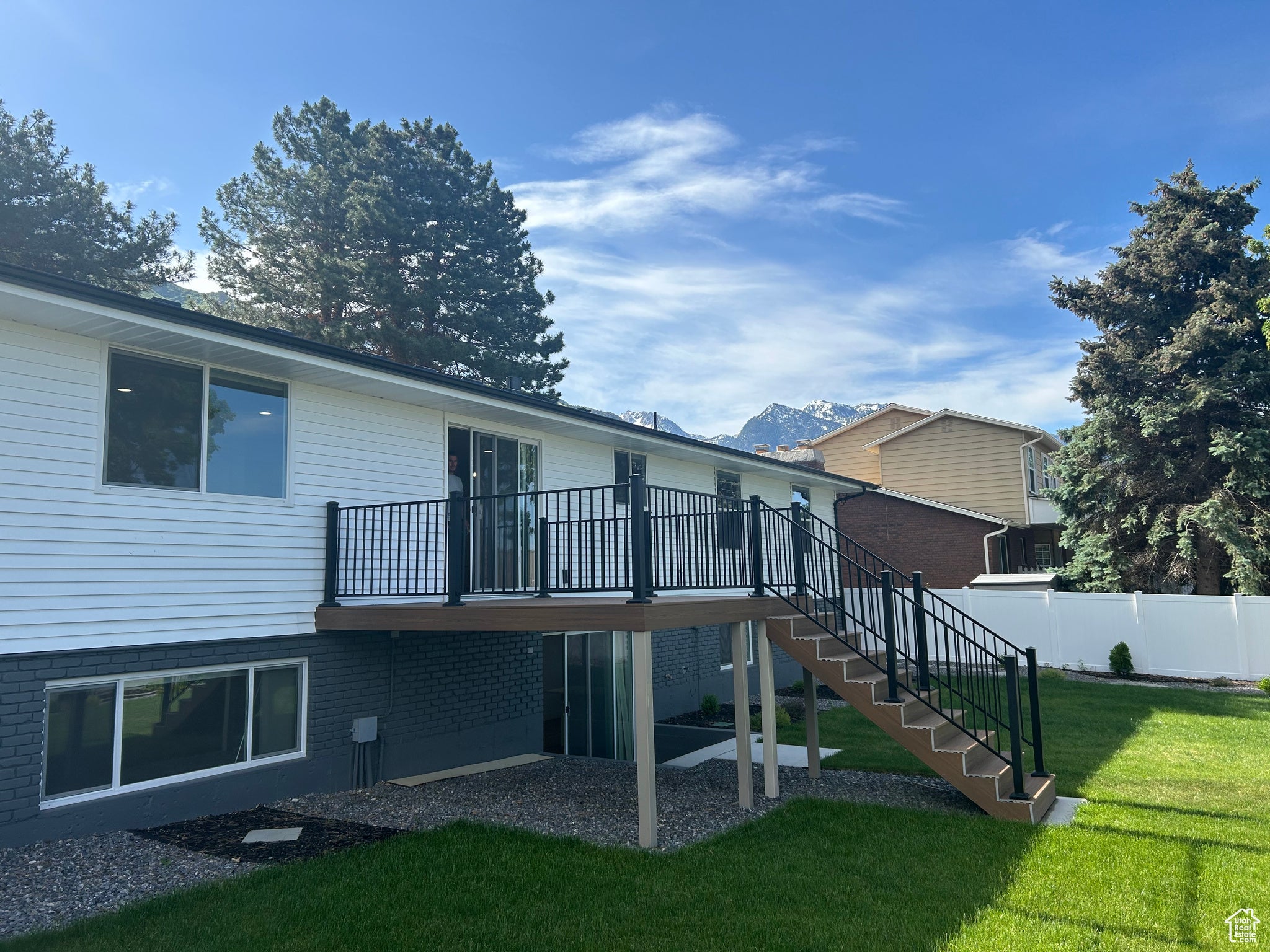 Cottonwood Heights, Utah, 84121, United States, ,3 BathroomsBathrooms,Residential,Active,1831773