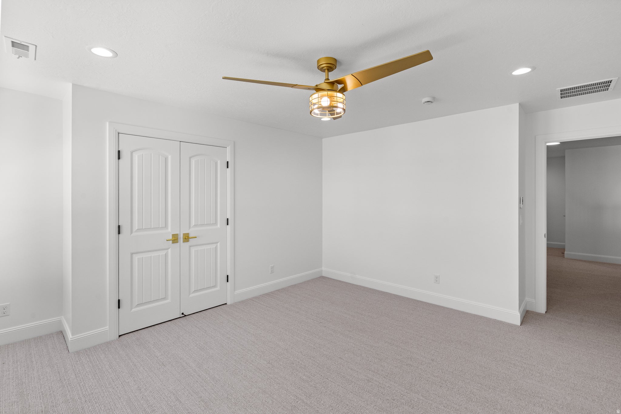 West Haven, Utah, 84401, United States, 6 Bedrooms Bedrooms, ,4 BathroomsBathrooms,Residential,Active,2037112