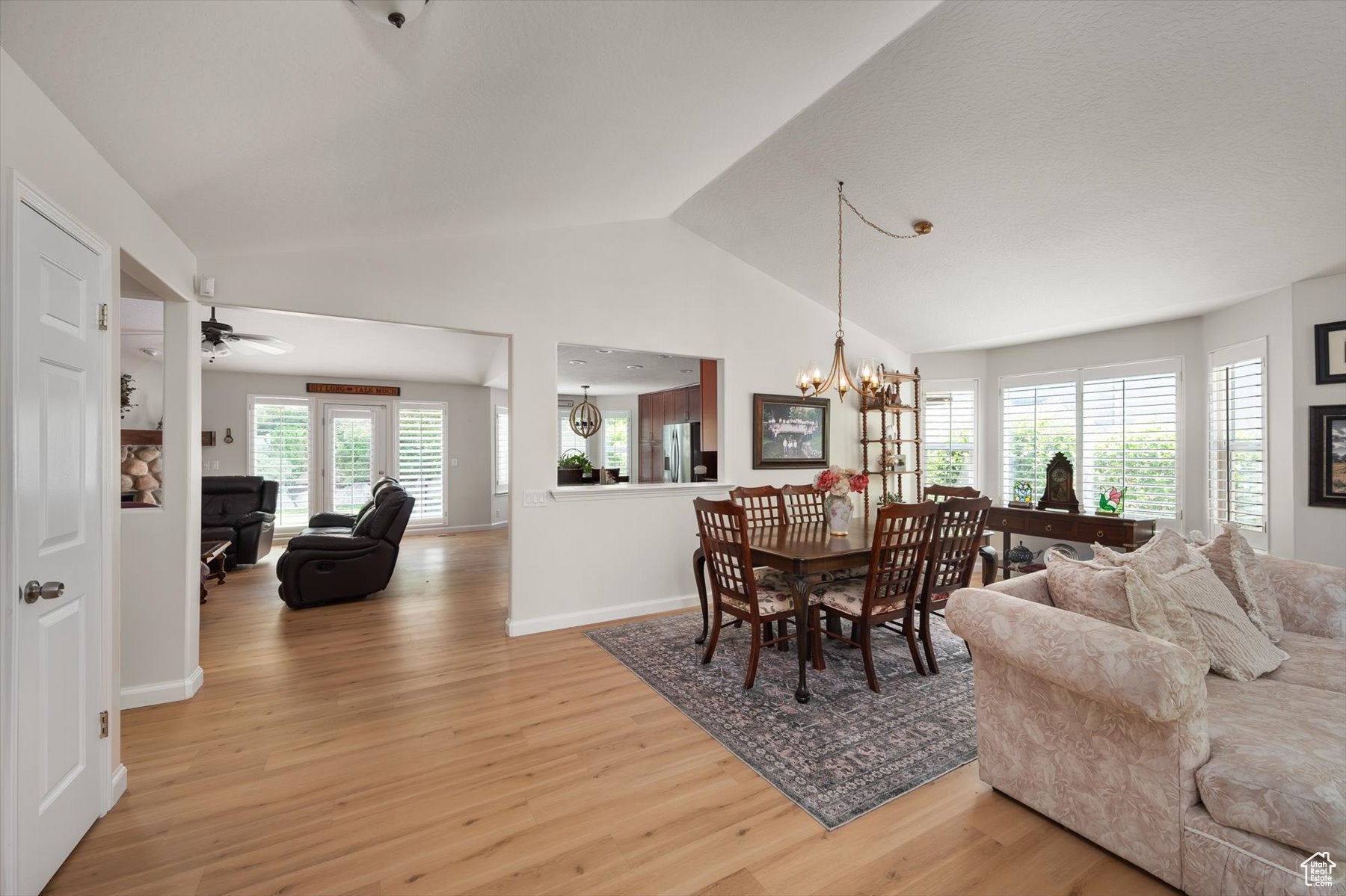 Cottonwood Heights, Utah, 84121, United States, 6 Bedrooms Bedrooms, ,3 BathroomsBathrooms,Residential,Active,1964287