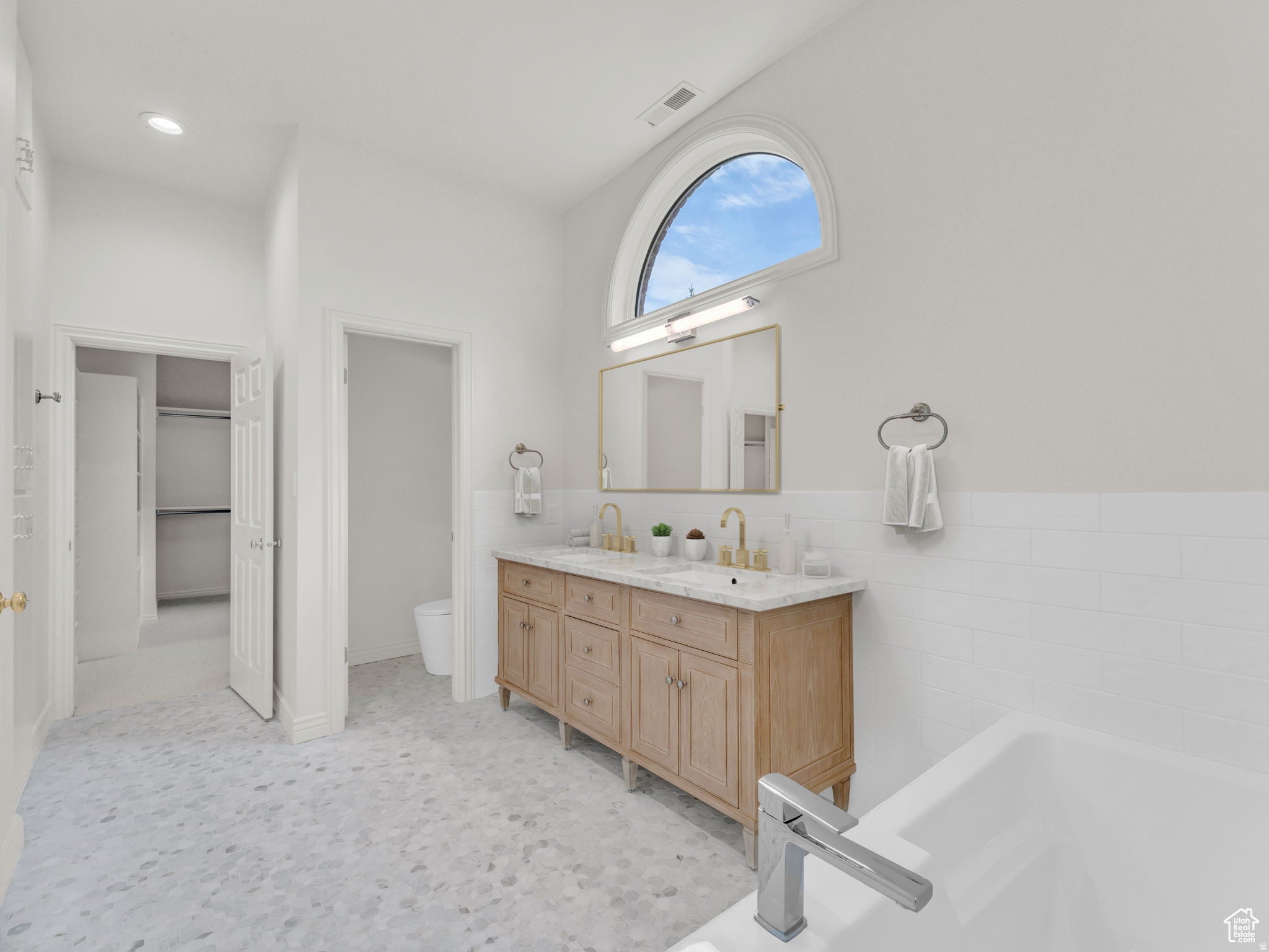 Provo, Utah, 84604, United States, 4 Bedrooms Bedrooms, ,4 BathroomsBathrooms,Residential,Active,2007063