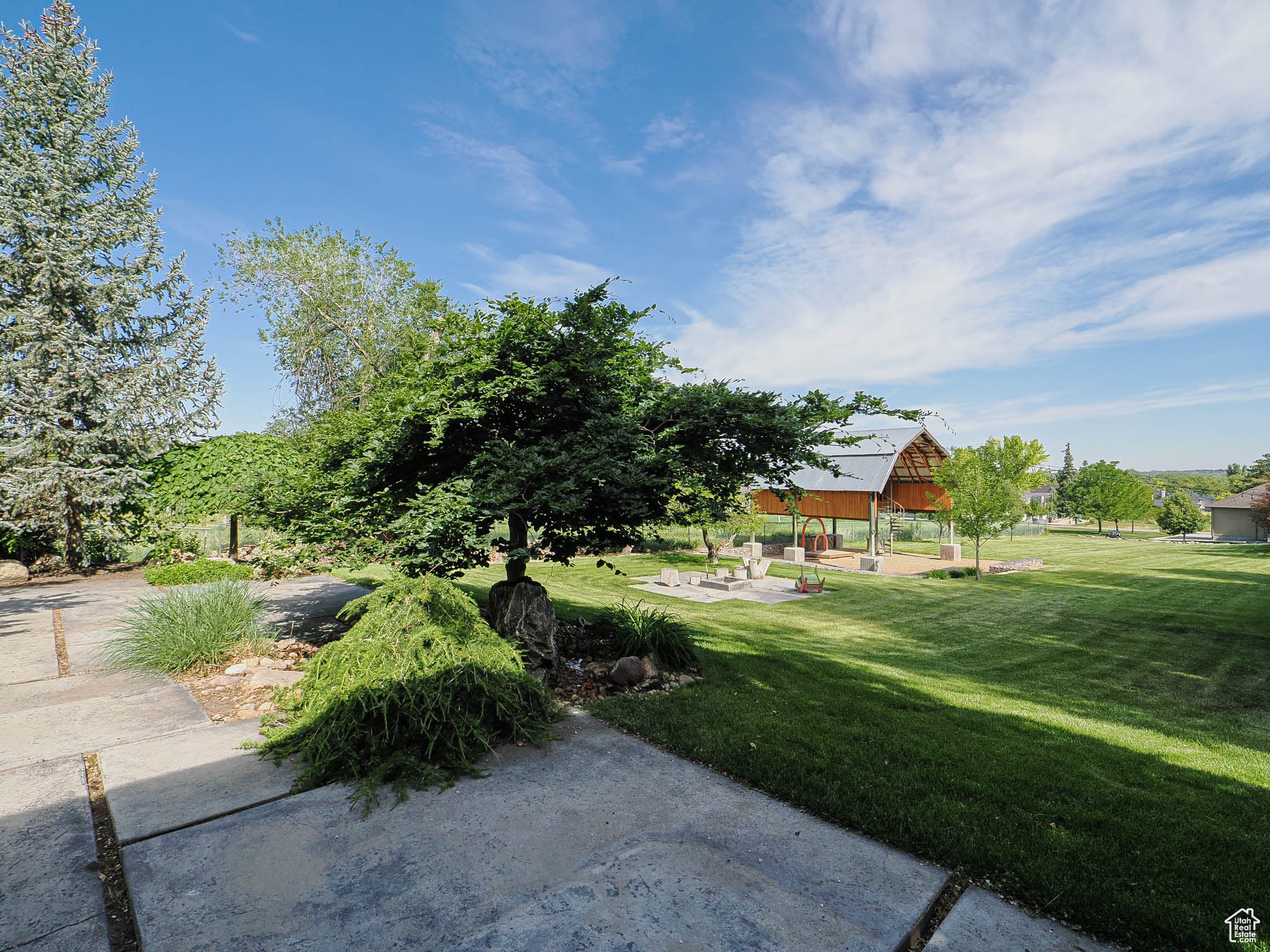 Draper, Utah, 84020, United States, 4 Bedrooms Bedrooms, ,4 BathroomsBathrooms,Residential,Pending,1824917