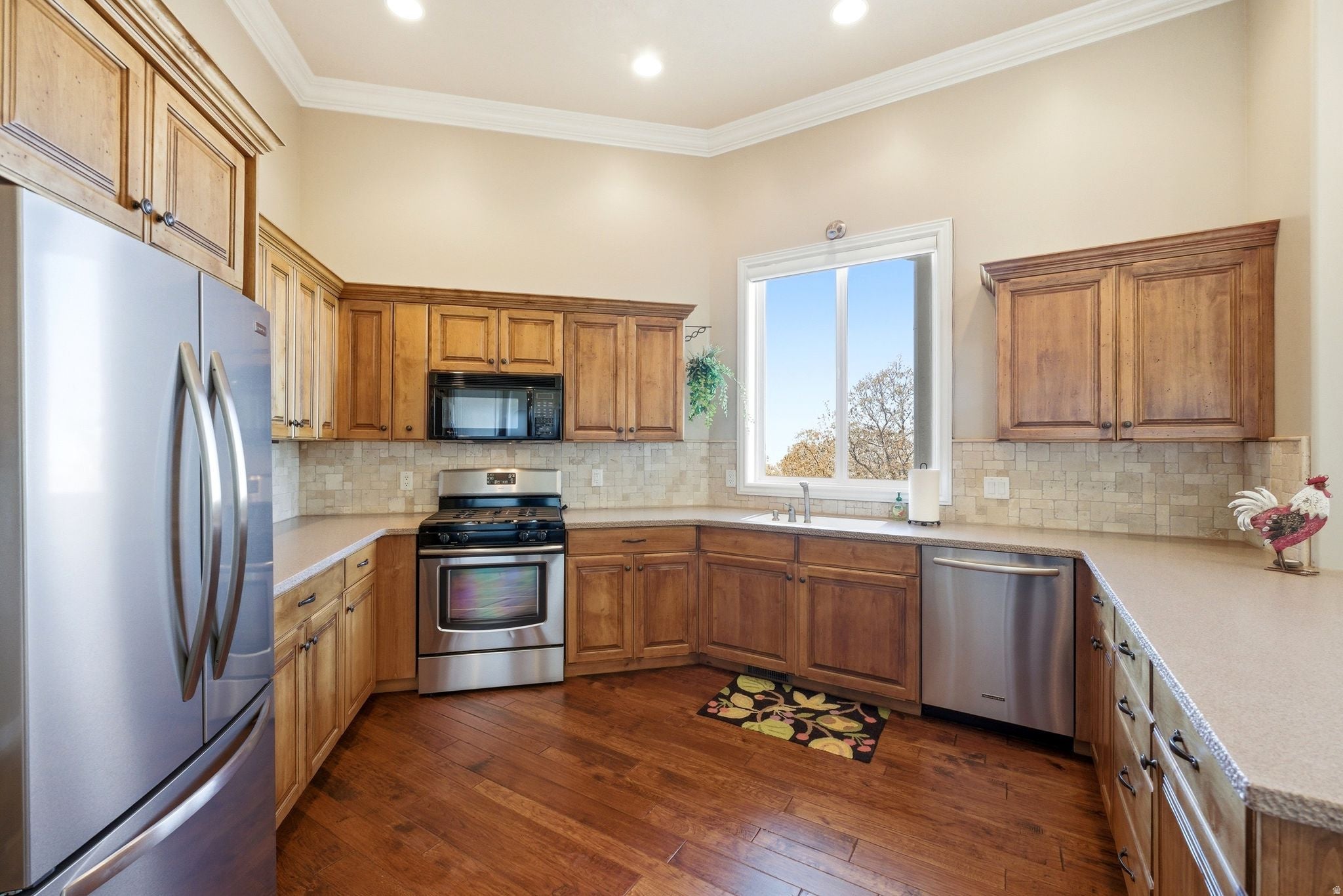 Bountiful, Utah, 84010, United States, 6 Bedrooms Bedrooms, ,6 BathroomsBathrooms,Residential,Active,2044576