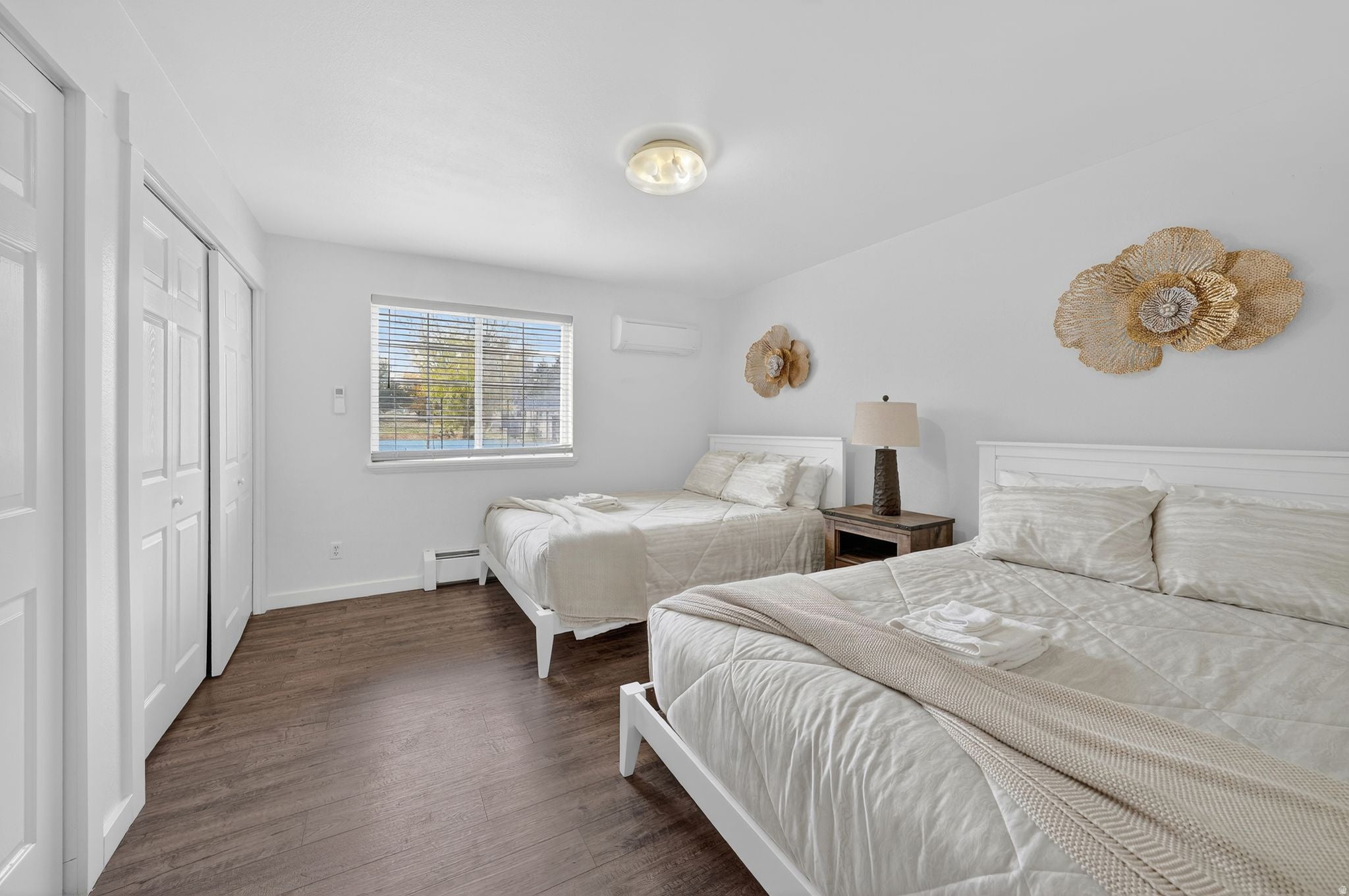 Bluffdale, Utah, 84065, United States, 10 Bedrooms Bedrooms, ,7 BathroomsBathrooms,Residential,Active,1990647