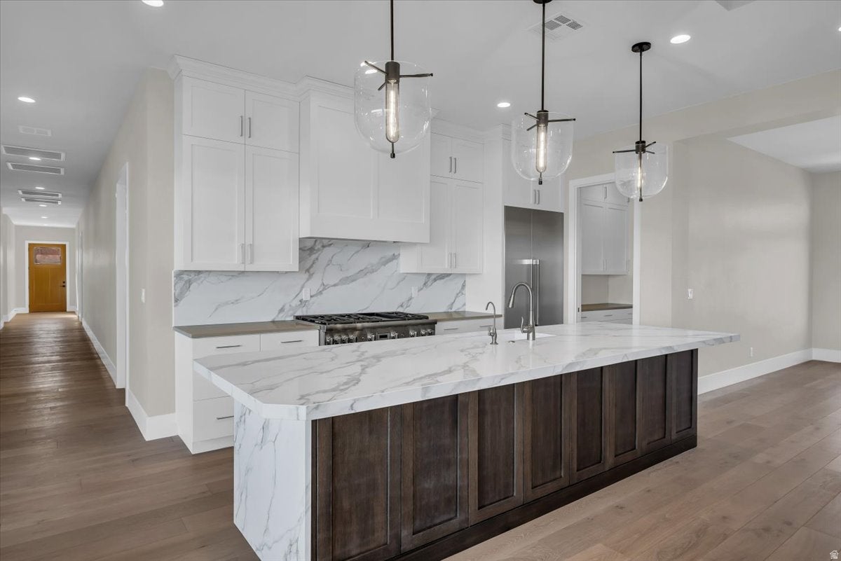 Hurricane, Utah, 84737, United States, 8 Bedrooms Bedrooms, ,6 BathroomsBathrooms,Residential,Active,2015427