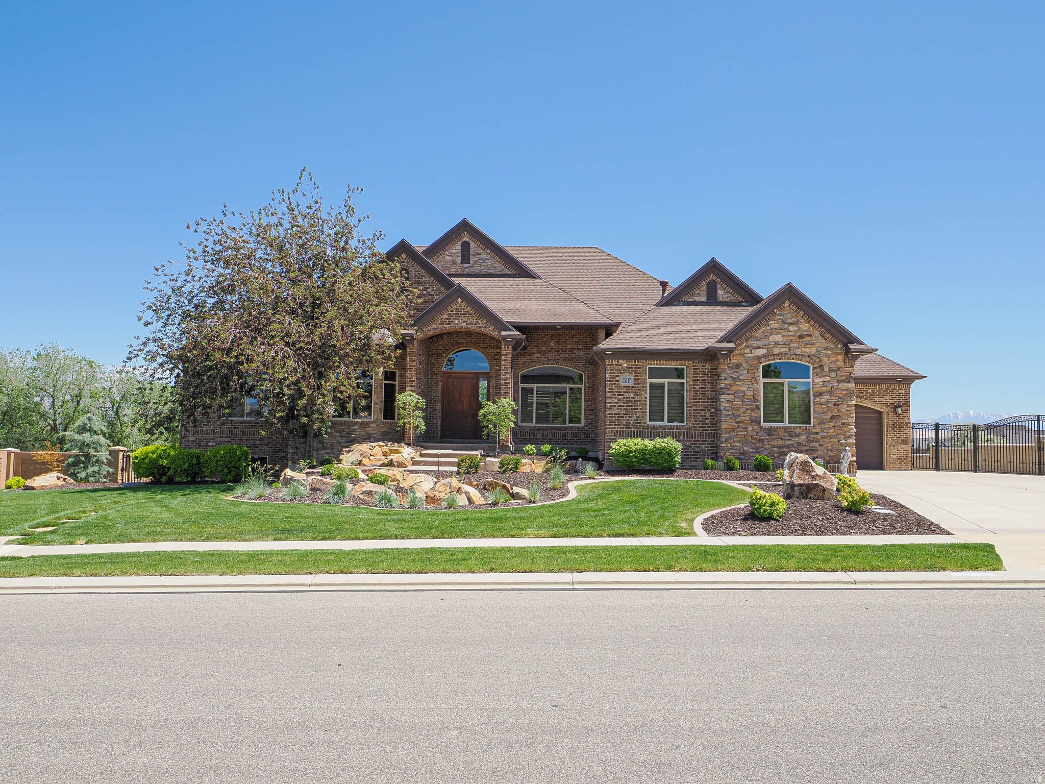 Bluffdale, Utah, 84065, United States, 5 Bedrooms Bedrooms, ,5 BathroomsBathrooms,Residential,Active,2030117