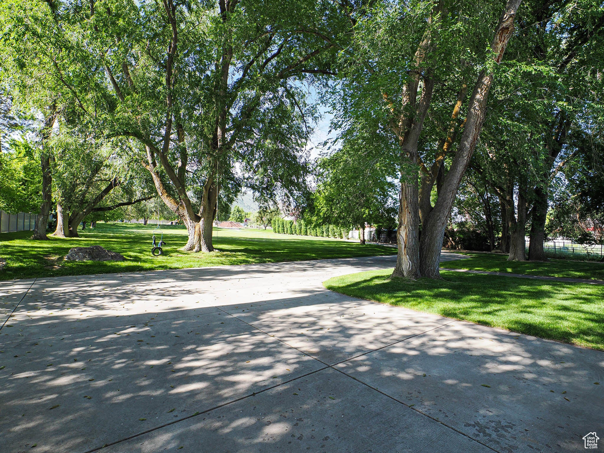 Draper, Utah, 84020, United States, 4 Bedrooms Bedrooms, ,4 BathroomsBathrooms,Residential,Pending,1824917