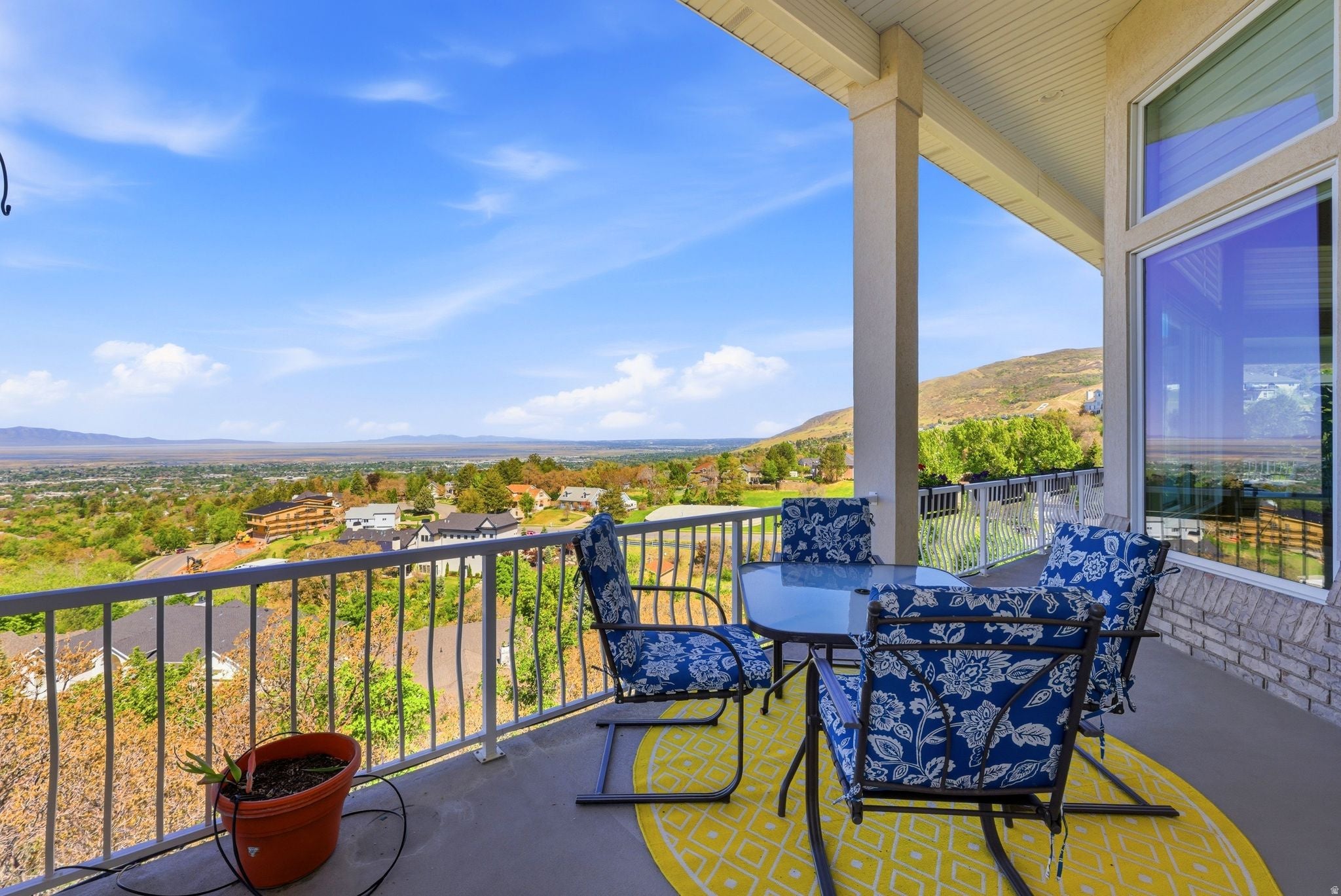 Bountiful, Utah, 84010, United States, 6 Bedrooms Bedrooms, ,6 BathroomsBathrooms,Residential,Active,2044576