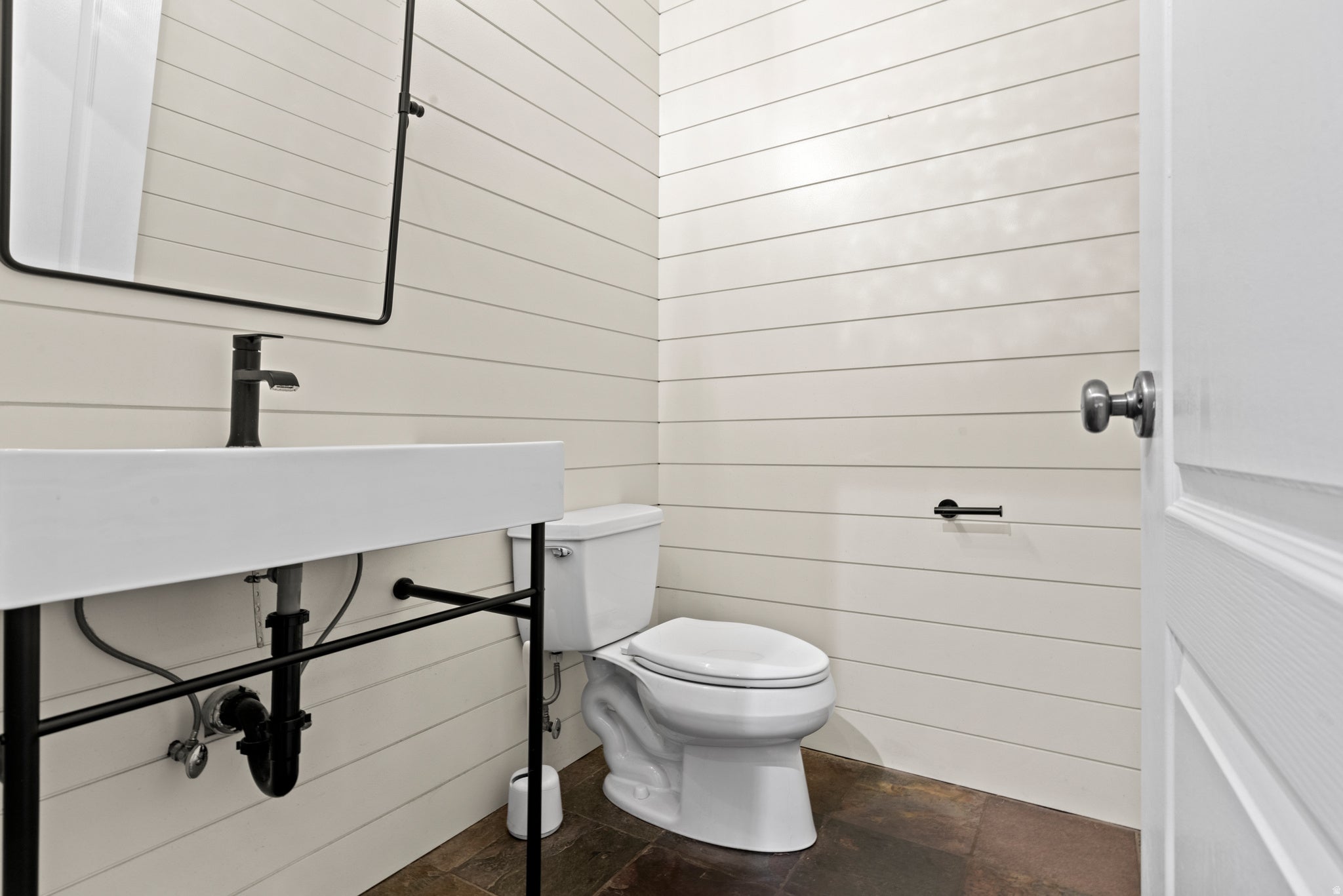 Eden, Utah, 84310, United States, 4 Bedrooms Bedrooms, ,4 BathroomsBathrooms,Residential,Active,1986862