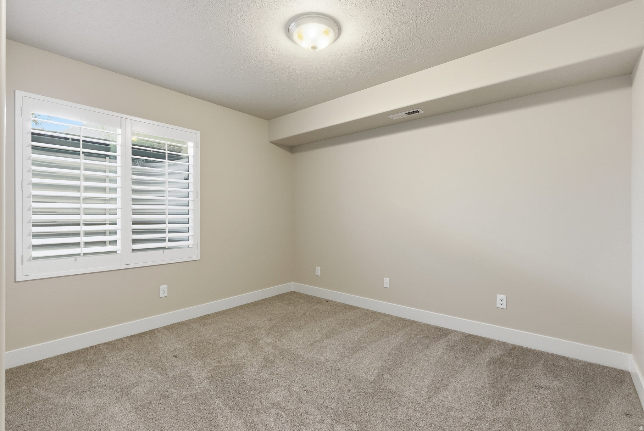 Lehi, Utah, 84043, United States, 7 Bedrooms Bedrooms, ,4 BathroomsBathrooms,Residential,Pending,1987244