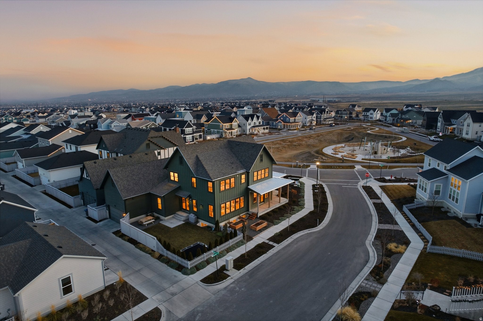 South Jordan, Utah, 84009, United States, 4 Bedrooms Bedrooms, ,4 BathroomsBathrooms,Residential,Active,2006892