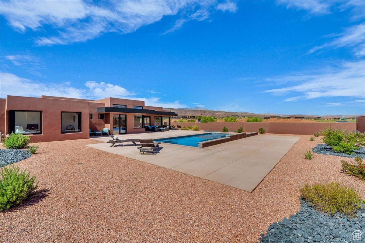 Ivins, Utah, 84738, United States, 3 Bedrooms Bedrooms, ,3 BathroomsBathrooms,Residential,Active,1929457