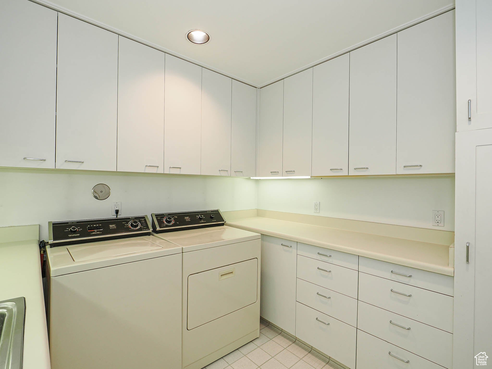 Salt Lake City, Utah, 84101, United States, 4 Bedrooms Bedrooms, ,5 BathroomsBathrooms,Residential,Active,1905069