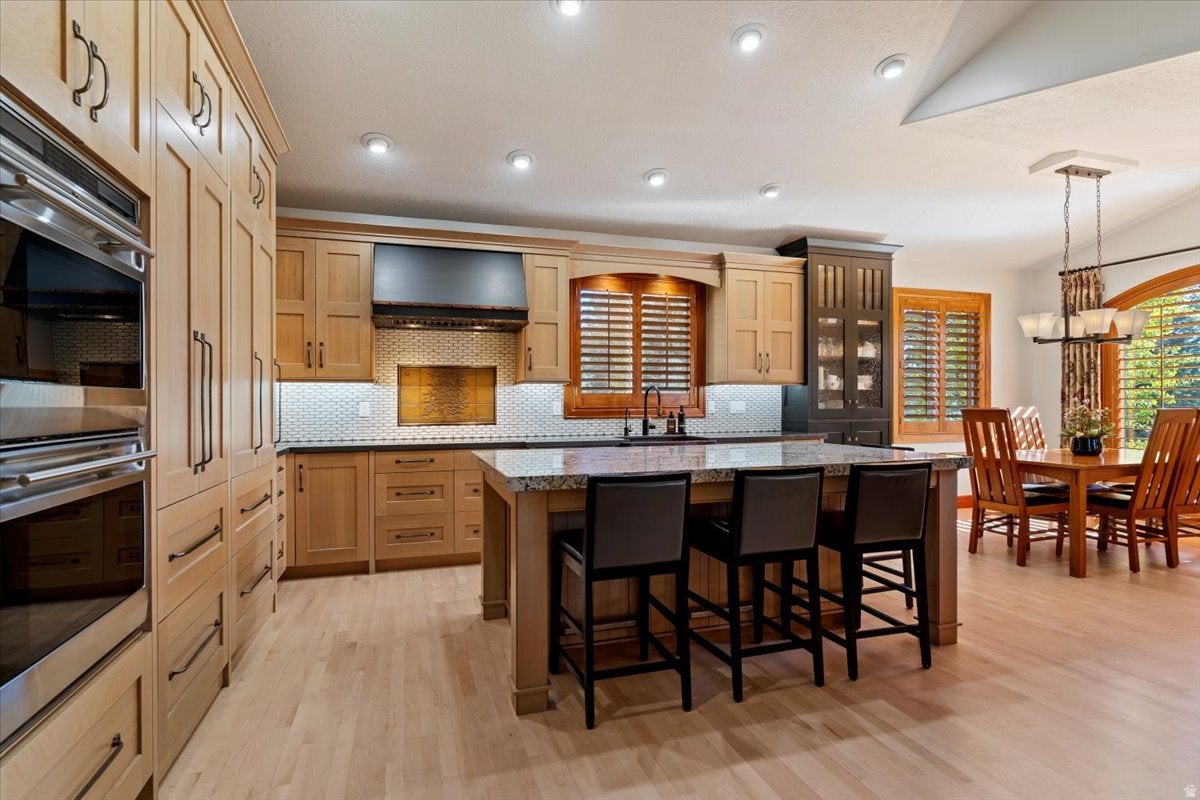 Mountain Green, Utah, 84050, United States, 5 Bedrooms Bedrooms, ,4 BathroomsBathrooms,Residential,Active,1972158