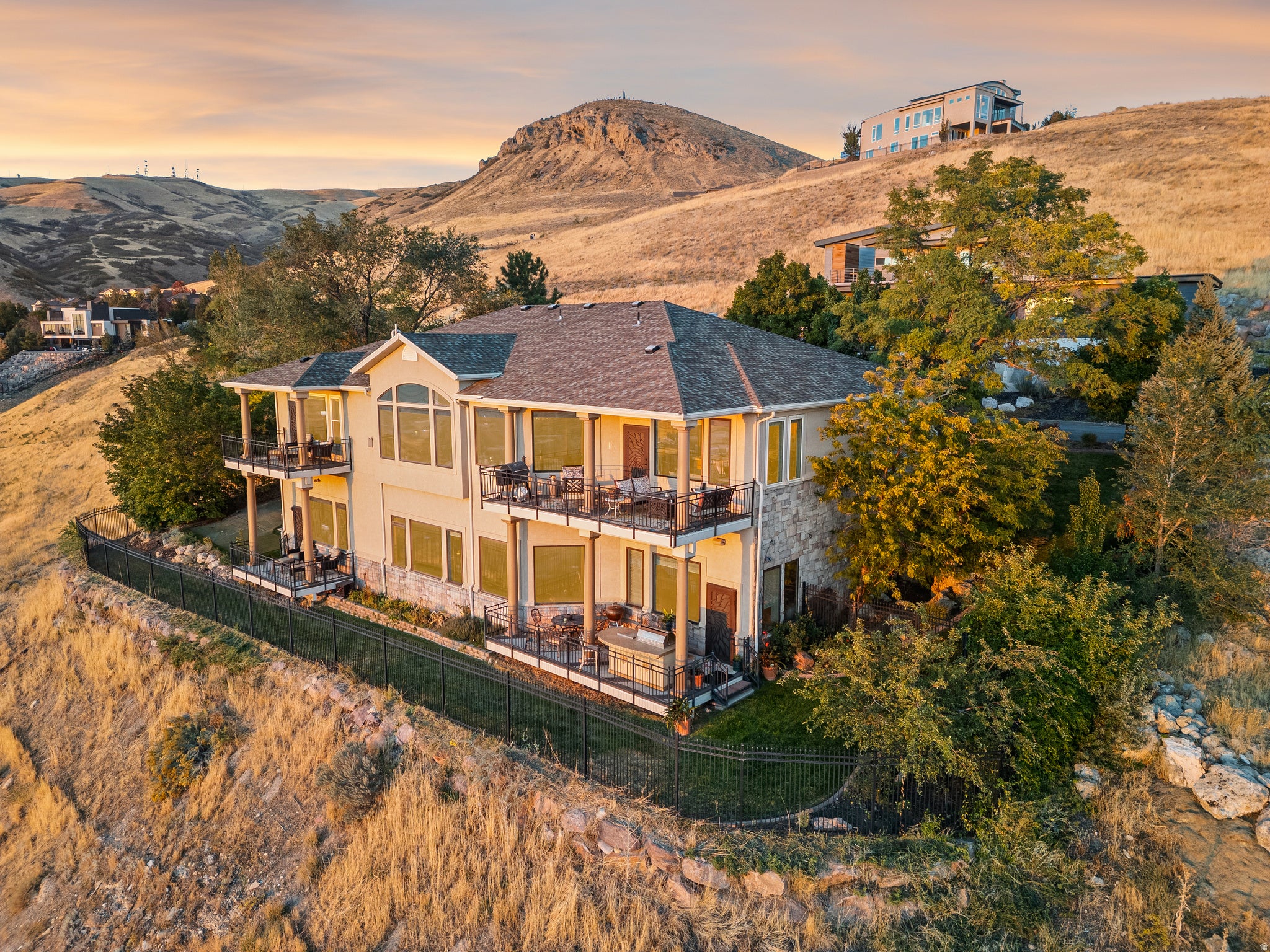 Salt Lake City, Utah, 84103, United States, 5 Bedrooms Bedrooms, ,4 BathroomsBathrooms,Residential,Active,2042745