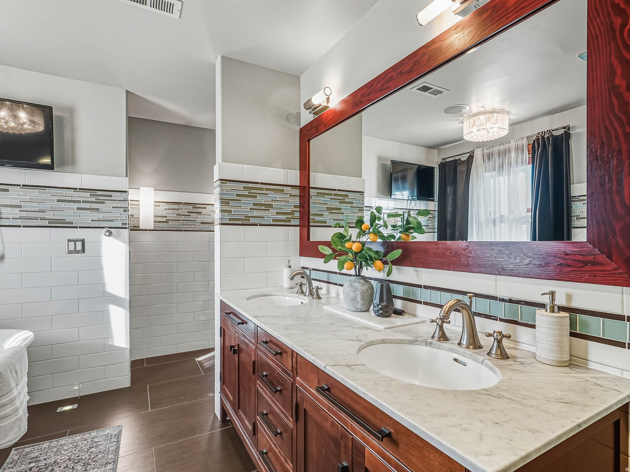 Salt Lake City, Utah, 84105, United States, 6 Bedrooms Bedrooms, ,4 BathroomsBathrooms,Residential,Active,2000214