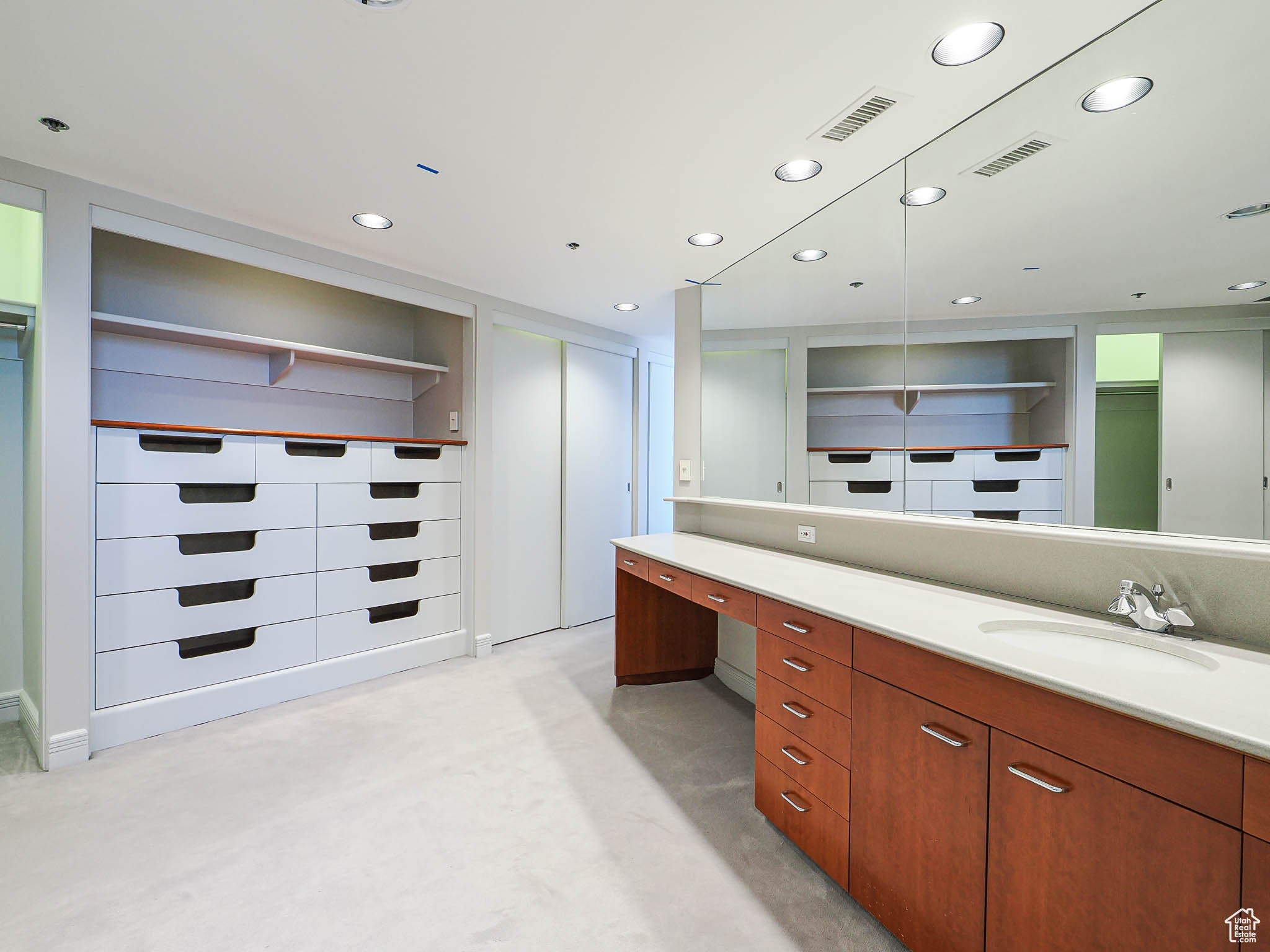 Salt Lake City, Utah, 84101, United States, 4 Bedrooms Bedrooms, ,5 BathroomsBathrooms,Residential,Active,1905069