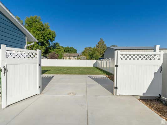 1403 S 1100 W, SYRACUSE, UT 84075, photo 3 of 32