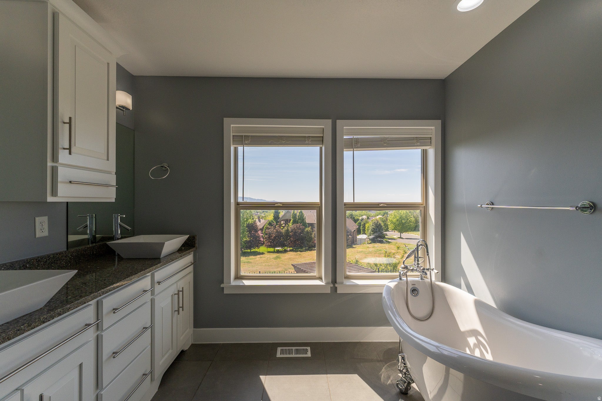 Fruit Heights, Utah, 84037, United States, 6 Bedrooms Bedrooms, ,5 BathroomsBathrooms,Residential,Active,2044980