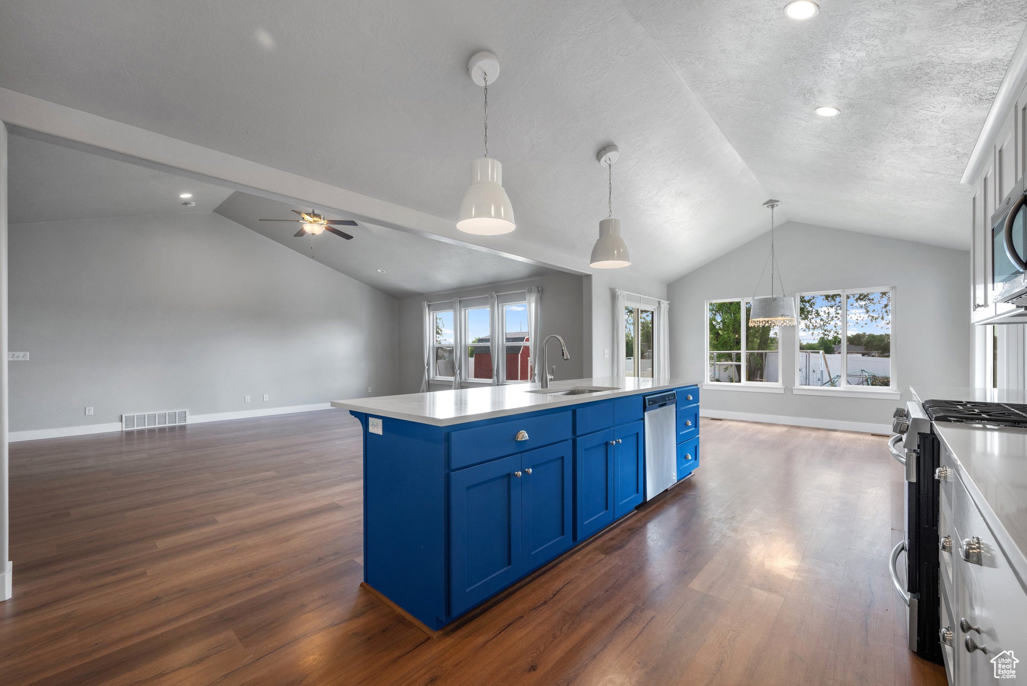 Mapleton, Utah, 84664, United States, 6 Bedrooms Bedrooms, ,5 BathroomsBathrooms,Residential,Active,1828968