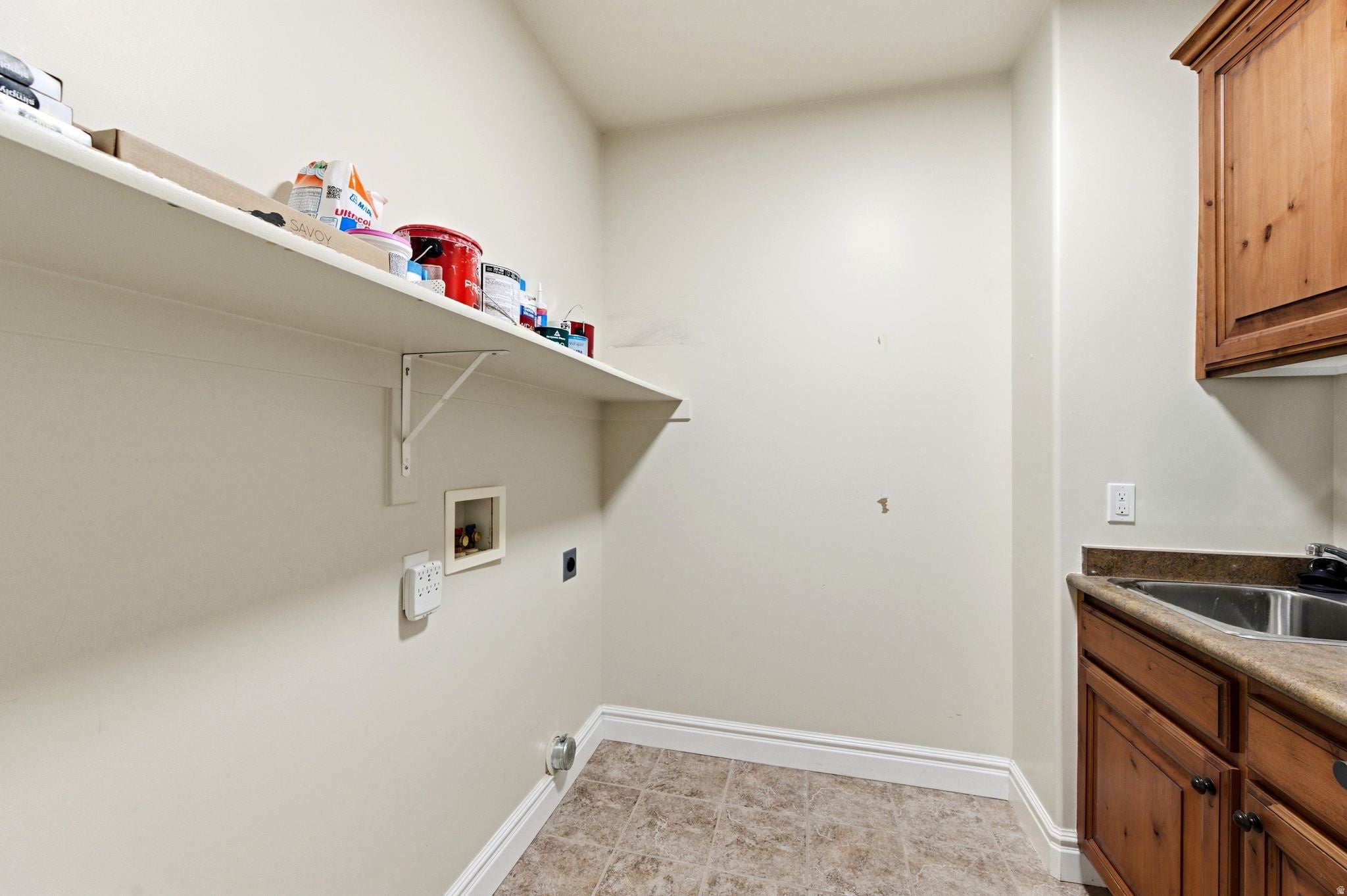 North Salt Lake, Utah, 84054, United States, 6 Bedrooms Bedrooms, ,4 BathroomsBathrooms,Residential,Active,2012192