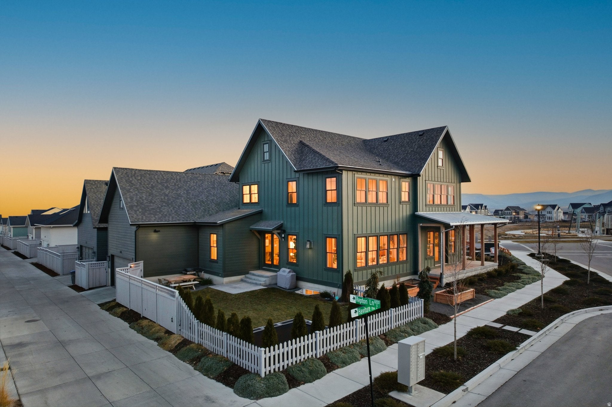 South Jordan, Utah, 84009, United States, 4 Bedrooms Bedrooms, ,4 BathroomsBathrooms,Residential,Active,2006892