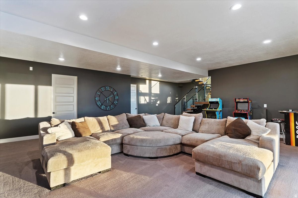 Fruit Heights, Utah, 84037, United States, 4 Bedrooms Bedrooms, ,3 BathroomsBathrooms,Residential,Active,2016423