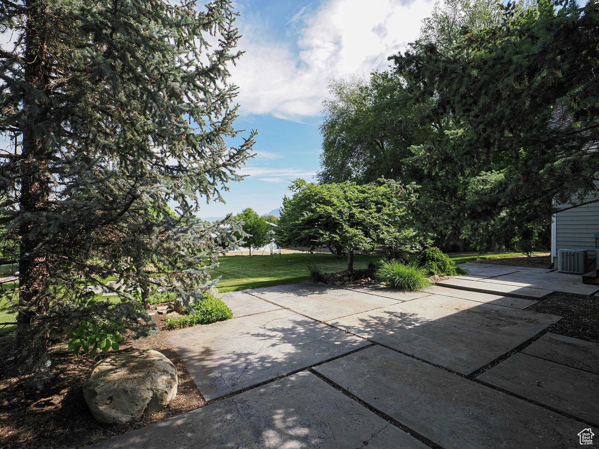 Draper, Utah, 84020, United States, 4 Bedrooms Bedrooms, ,4 BathroomsBathrooms,Residential,Pending,1824917