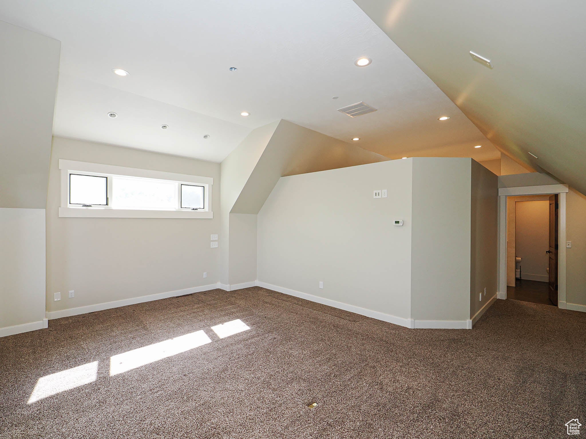 Draper, Utah, 84020, United States, 4 Bedrooms Bedrooms, ,4 BathroomsBathrooms,Residential,Pending,1824917