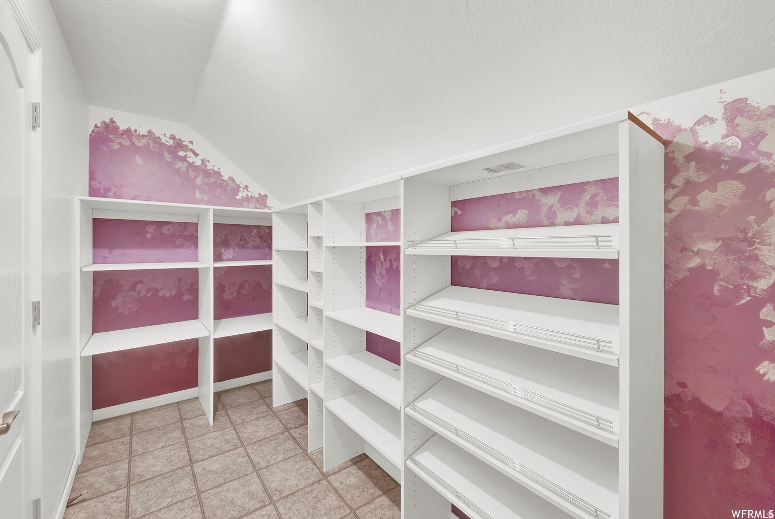 Brigham City, Utah, 84302, United States, 6 Bedrooms Bedrooms, ,4 BathroomsBathrooms,Residential,Active,2015244