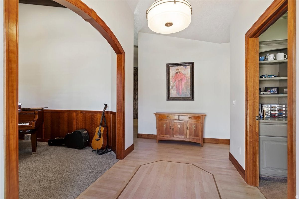 Mountain Green, Utah, 84050, United States, 5 Bedrooms Bedrooms, ,4 BathroomsBathrooms,Residential,Active,1972158