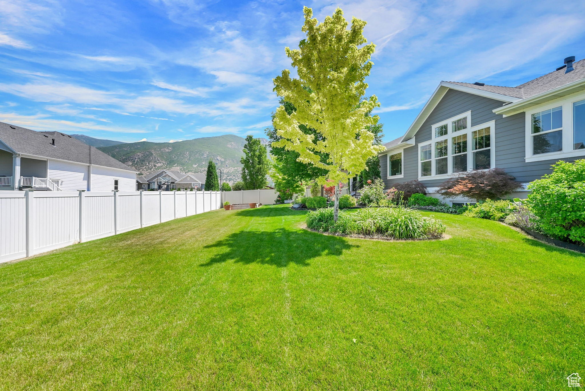 Farmington, Utah, 84025, United States, 5 Bedrooms Bedrooms, ,4 BathroomsBathrooms,Residential,Active,1850687