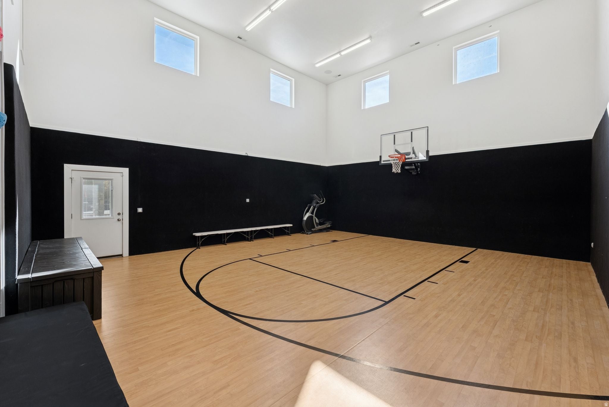 Kaysville, Utah, 84037, United States, 6 Bedrooms Bedrooms, ,5 BathroomsBathrooms,Residential,Active,1973308