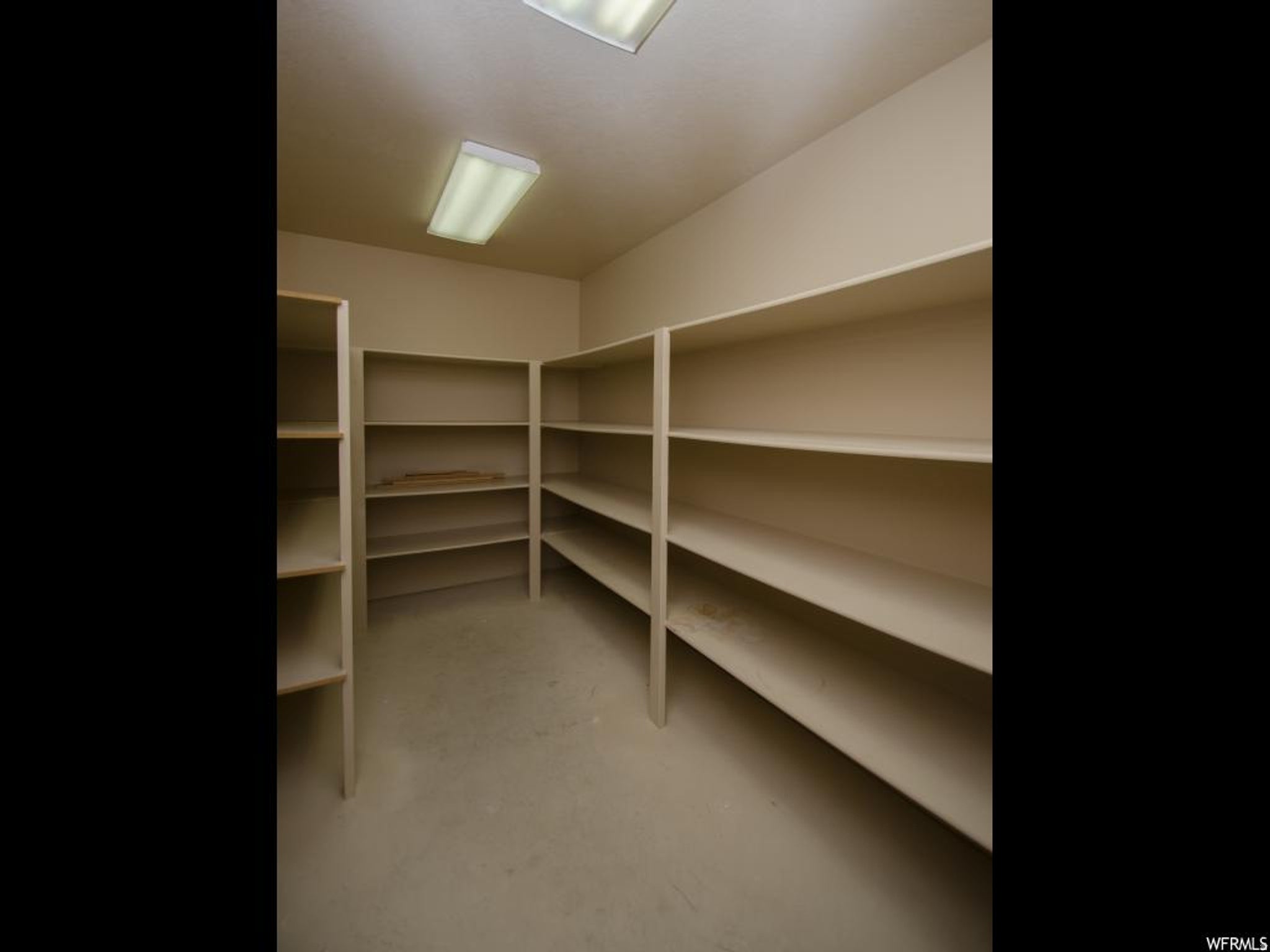 Perry, Utah, 84302, United States, 6 Bedrooms Bedrooms, ,5 BathroomsBathrooms,Residential,Active,1973365