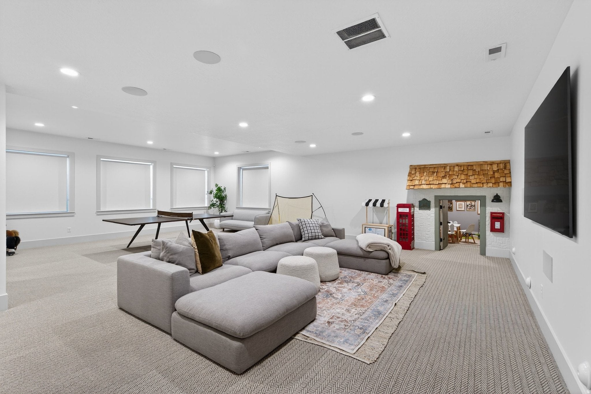 South Jordan, Utah, 84009, United States, 4 Bedrooms Bedrooms, ,4 BathroomsBathrooms,Residential,Active,2006892