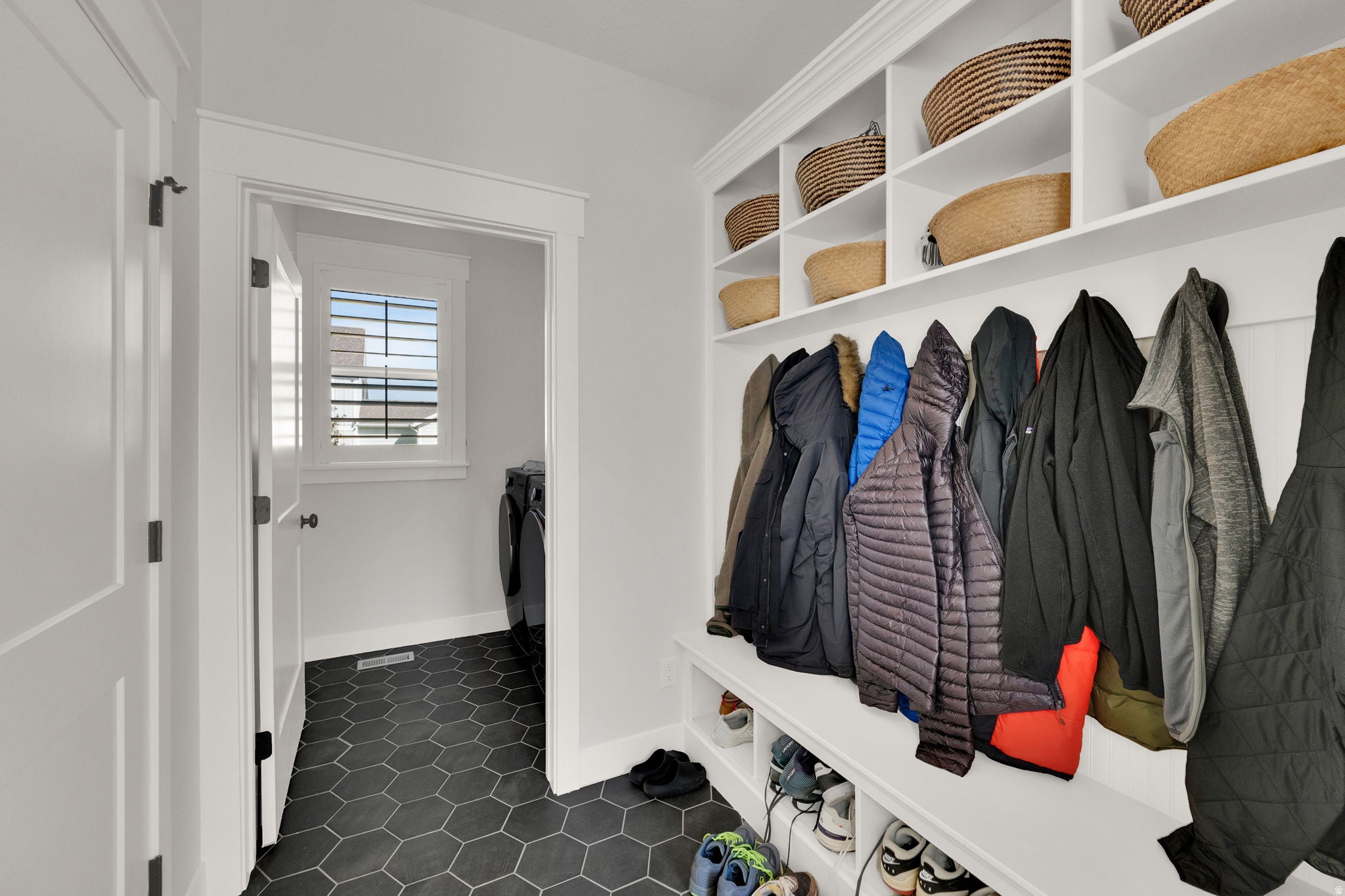 South Jordan, Utah, 84009, United States, 6 Bedrooms Bedrooms, ,5 BathroomsBathrooms,Residential,Active,2008308