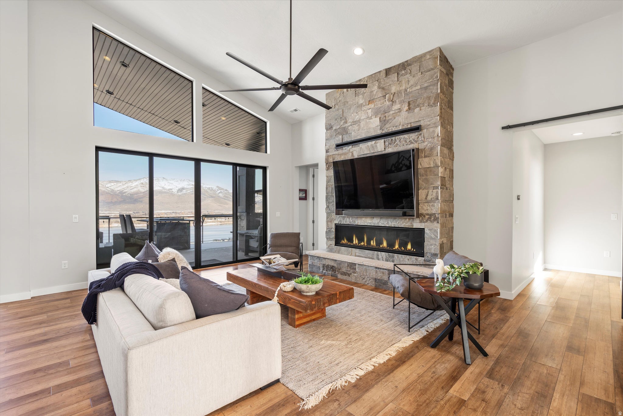 Huntsville, Utah, 84317, United States, 4 Bedrooms Bedrooms, ,4 BathroomsBathrooms,Residential,Active,2017502