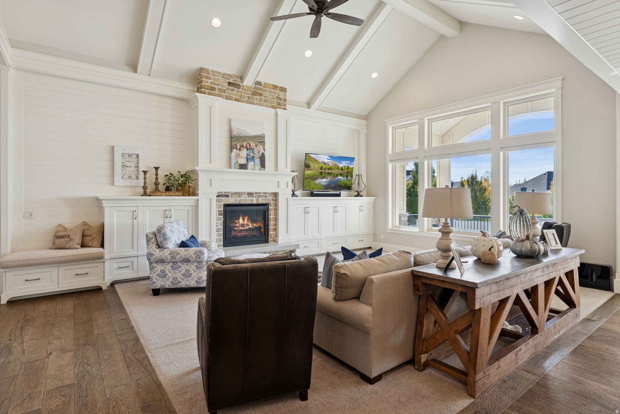 Kaysville, Utah, 84037, United States, 6 Bedrooms Bedrooms, ,5 BathroomsBathrooms,Residential,Active,1973308