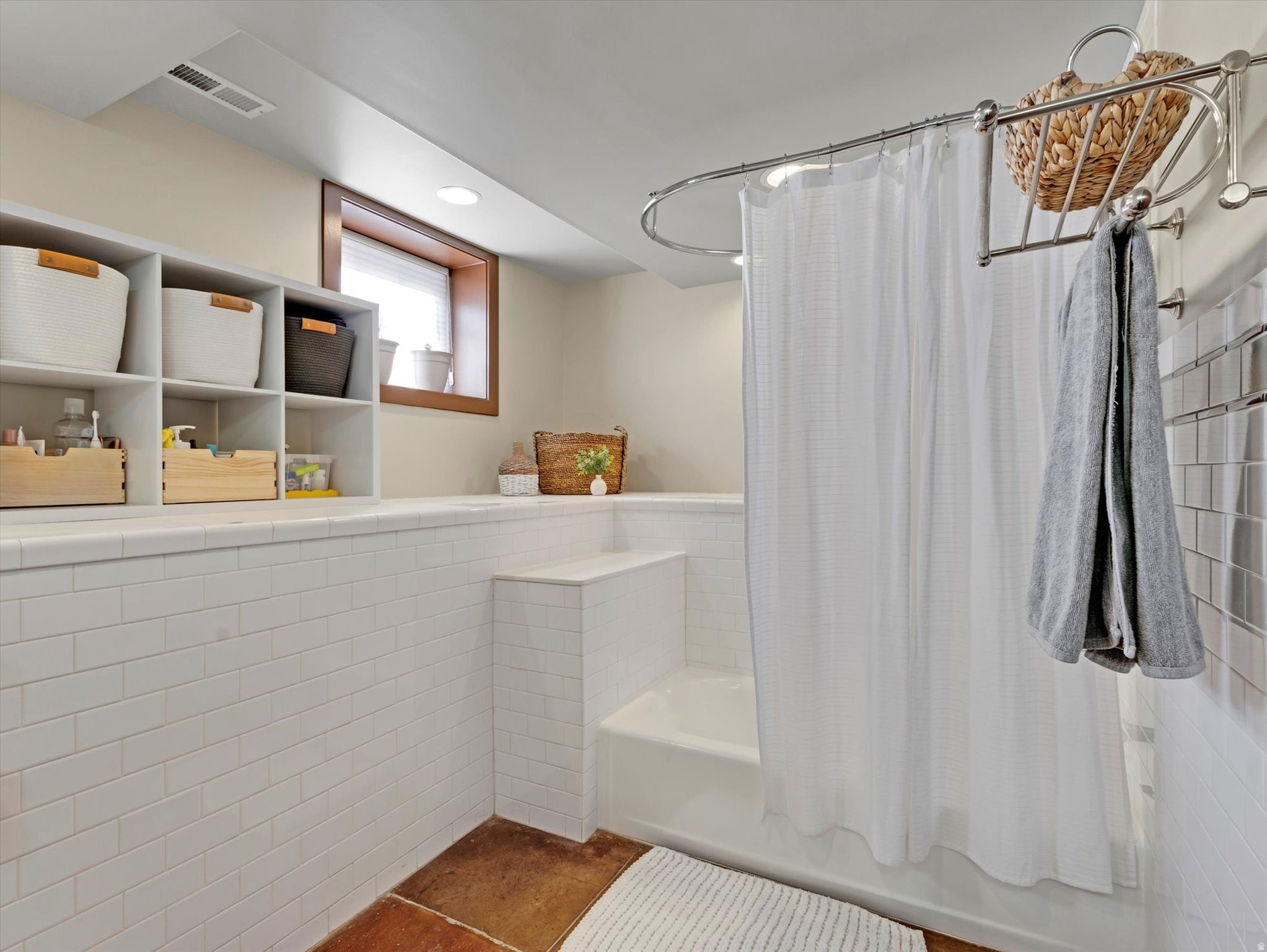 Salt Lake City, Utah, 84105, United States, 6 Bedrooms Bedrooms, ,4 BathroomsBathrooms,Residential,Active,2017445