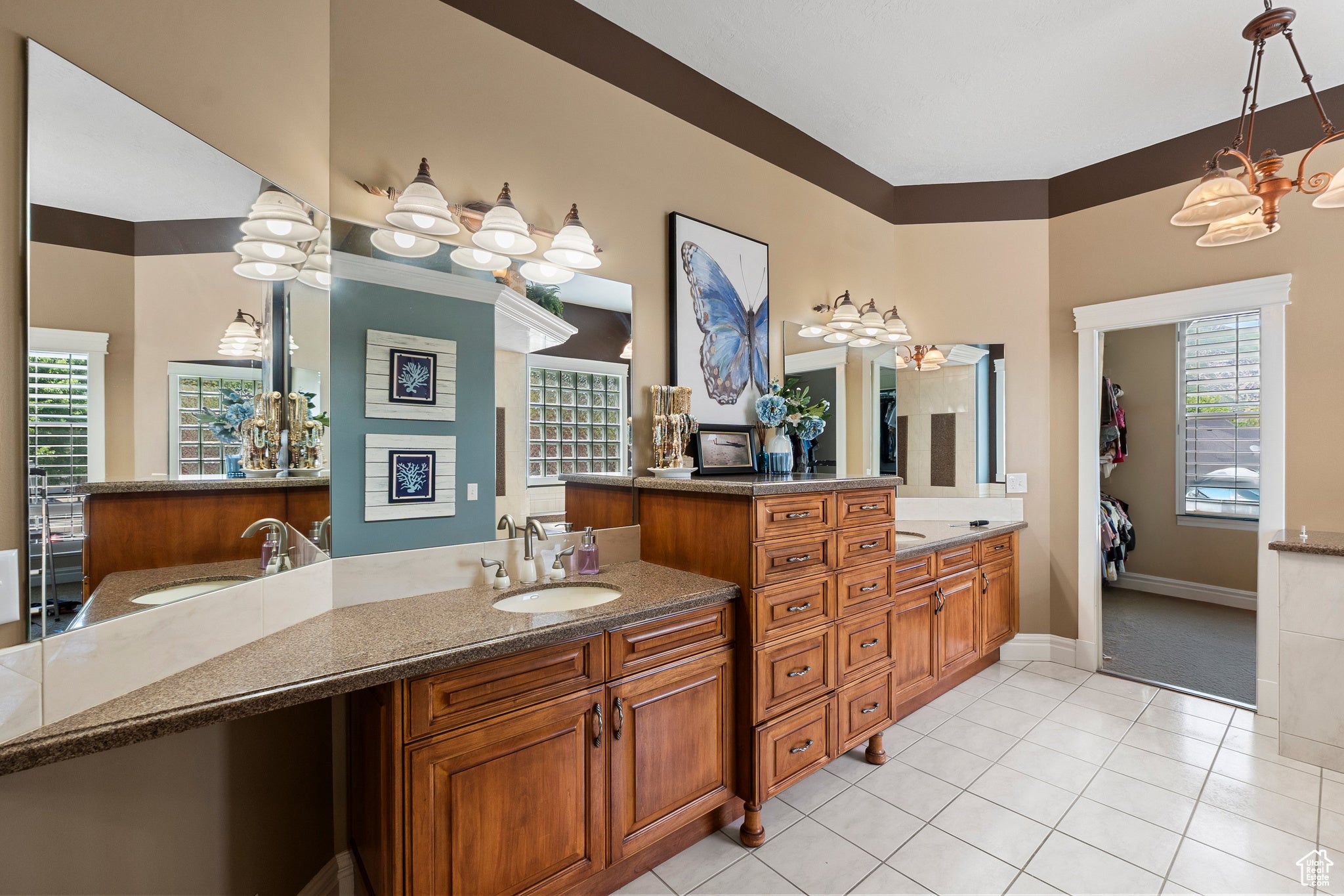 South Weber, Utah, 84405, United States, ,6 BathroomsBathrooms,Residential,Active,1843847