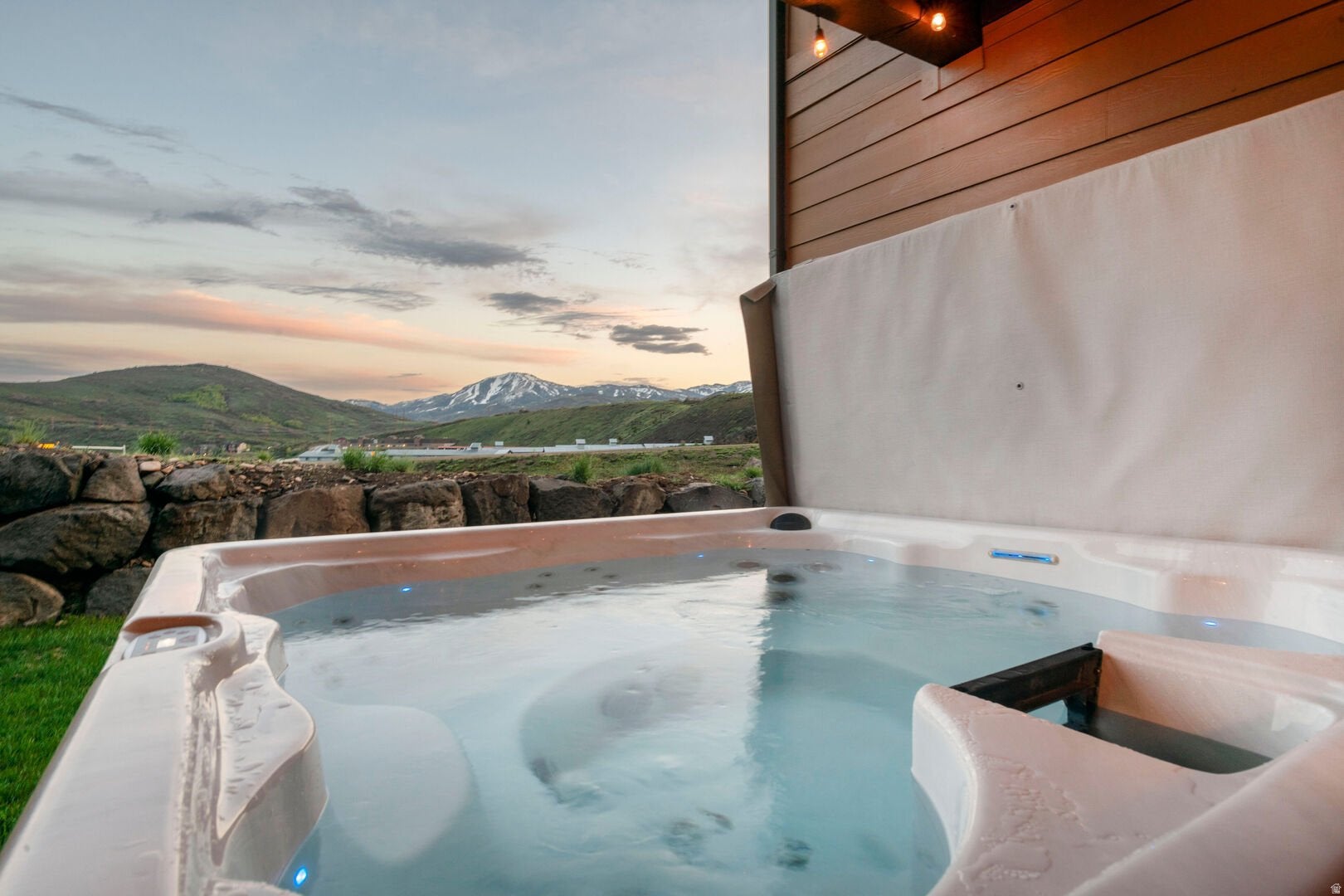 Kamas, Utah, 84036, United States, 3 Bedrooms Bedrooms, ,3 BathroomsBathrooms,Residential,Active,2009818