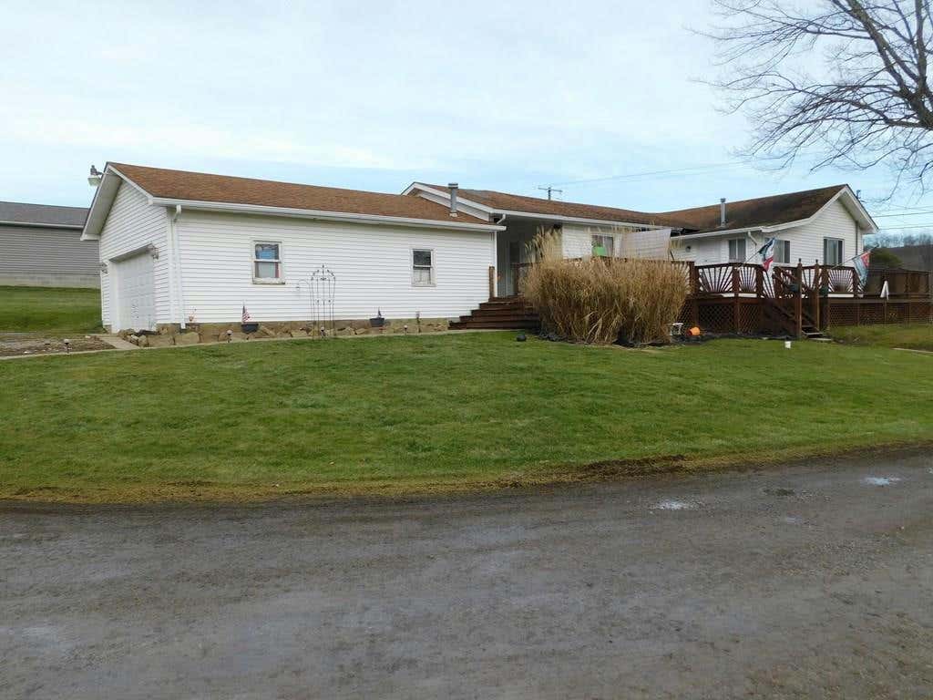 4711 VETERANS BLVD, NEW CUMBERLAND, WV 26047, photo 1 of 32