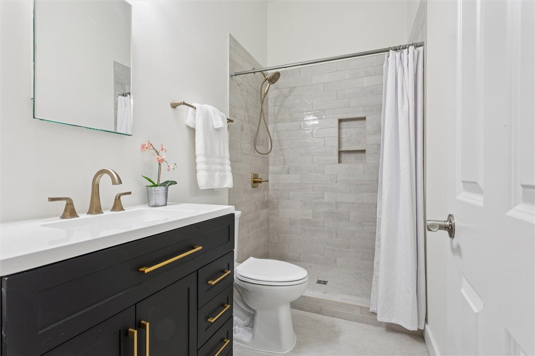 Williamsburg, Virginia, 23185, United States, 5 Bedrooms Bedrooms, ,5 BathroomsBathrooms,Residential,Active,2008015