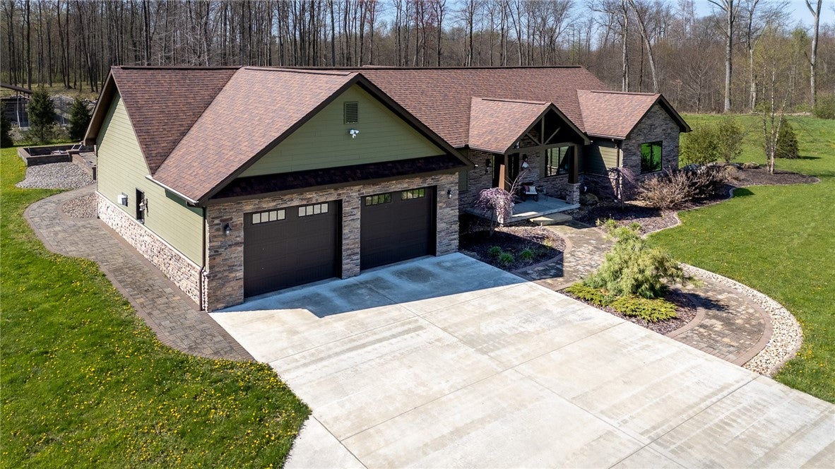 Mercer, Pennsylvania, 16137, United States, 3 Bedrooms Bedrooms, ,4 BathroomsBathrooms,Residential,Active,2040220