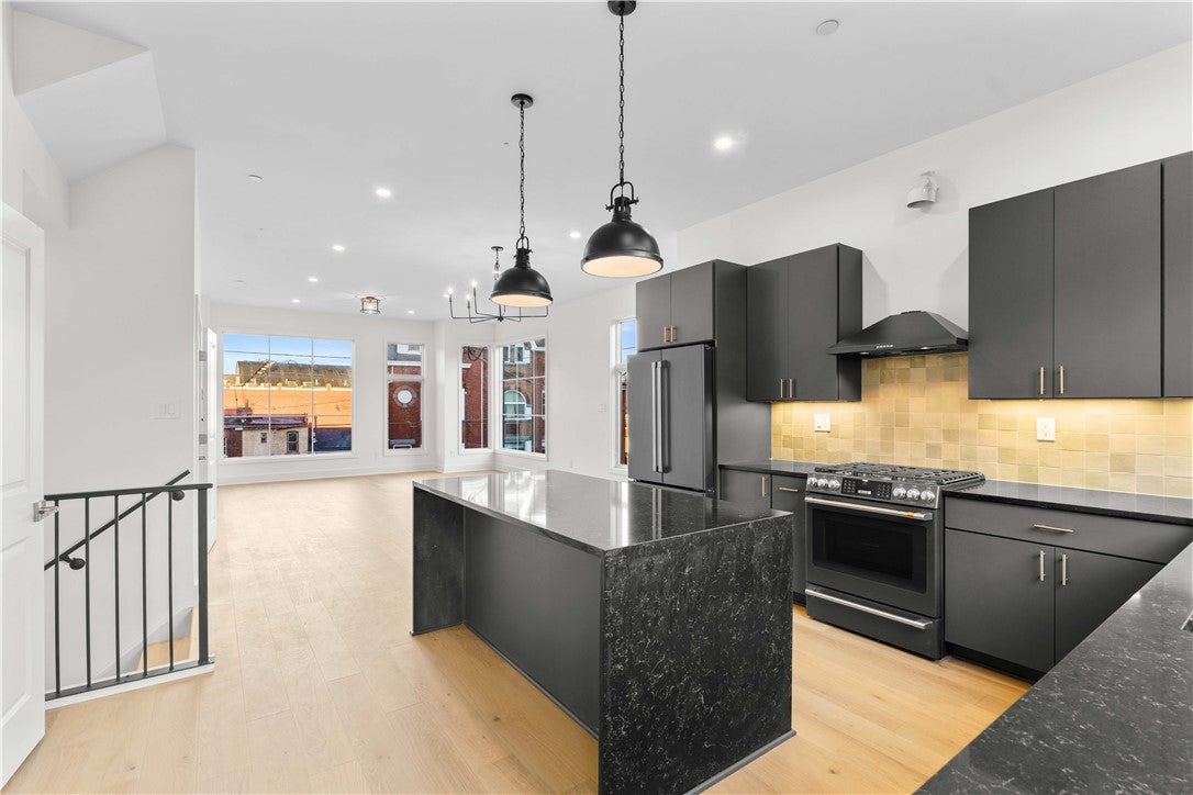 Lawrenceville, Pennsylvania, 15201, United States, 4 Bedrooms Bedrooms, ,5 BathroomsBathrooms,Residential,Active,1824528