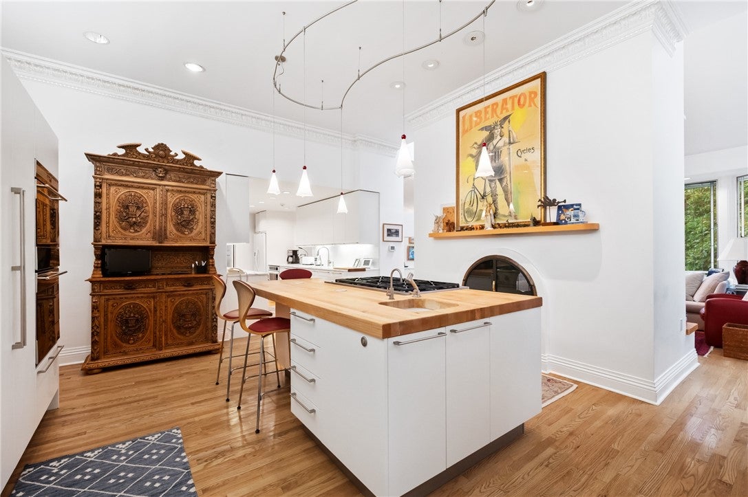 Pittsburgh, Pennsylvania, 15232, United States, 8 Bedrooms Bedrooms, ,6 BathroomsBathrooms,Residential,Active,1973278