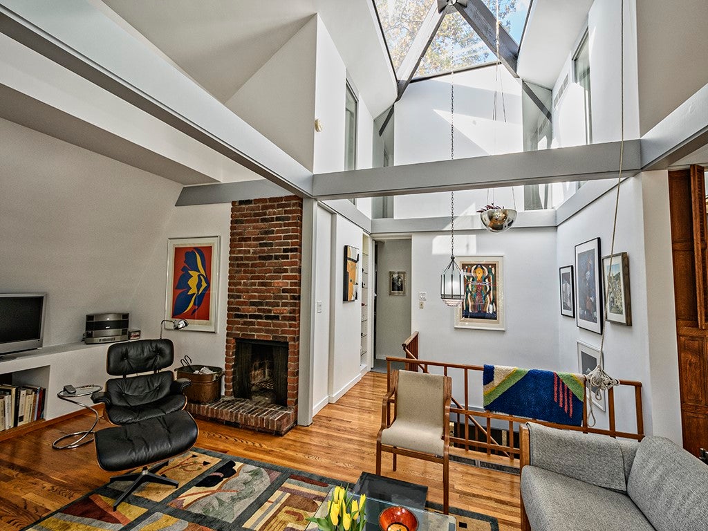 Pittsburgh, Pennsylvania, 15232, United States, 3 Bedrooms Bedrooms, ,2 BathroomsBathrooms,Residential,Active,1905131
