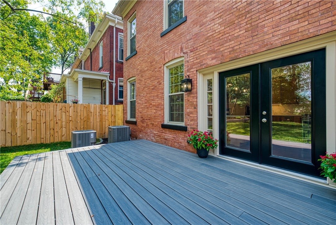 Pittsburgh, Pennsylvania, 15217, United States, 5 Bedrooms Bedrooms, ,4 BathroomsBathrooms,Residential,Active,1922334