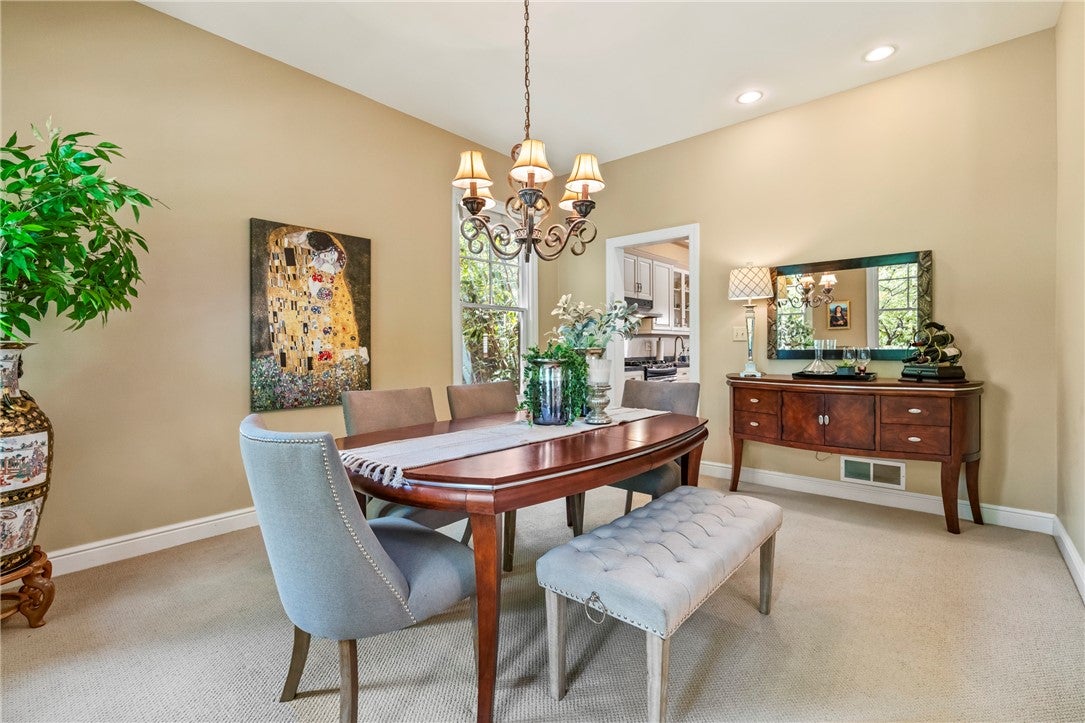 Pittsburgh, Pennsylvania, 15217, United States, 4 Bedrooms Bedrooms, ,4 BathroomsBathrooms,Residential,Active,1899201